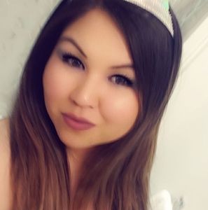 Meet your Posher, Adrianne